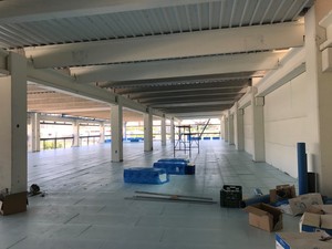 INTERIOR DE LA NAVE SIN TECHOS.